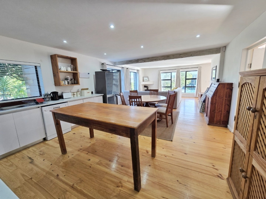 7 Bedroom Property for Sale in Kingfisher Creek Western Cape